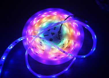 180 gradi di RGB tensione LED della striscia flessibile di bassa controllata individualmente