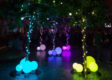 Luci all'aperto economizzarici d'energia commerciali della sfera di alta luminosità LED del globo della luce di RGB